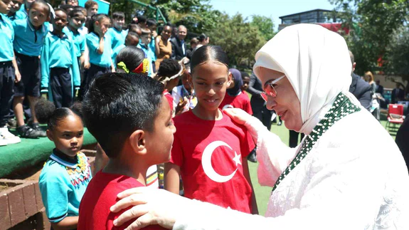 Güney Afrika ziyareti sosyal medyayı salladı… Emine Erdoğan’dan mesaj var!