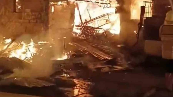 Alevlerin ortasında kaldı! Acı sonu yürekleri burktu...