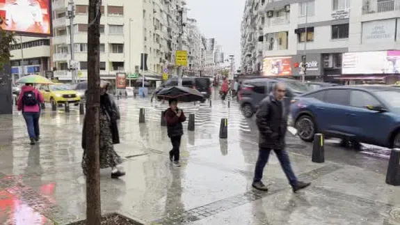 İzmir’de gece boyu yağış: En çok etkilenen ilçeler belli oldu!