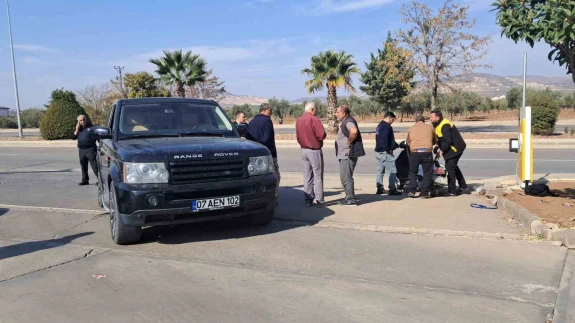Kilis yolunda can pazarı: Çarpışma anı güvenlik kamerasına böyle yansıdı...