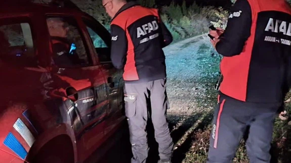 İzmir’in ormanlık alanında kayıp alarmı: Ekipler gece boyu aradı