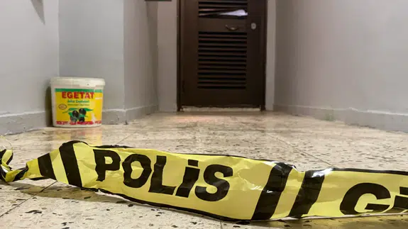 Sabahın sessizliğini parçalayan silah sesleri... Evdeki kanlı gerçeği açığa çıkardı!