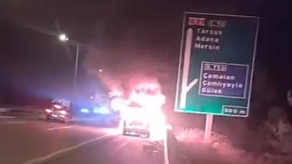 Alevler içinde kaldı! O anlar saniye saniye kamerada...