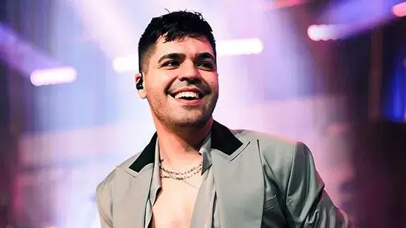 Sahnede beklenmedik an... Emir Can İğrek’in sabrı taştı!