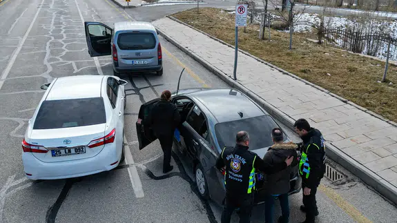 Trafikte her araç polis olabilir! Erzurum’da sürpriz denetim