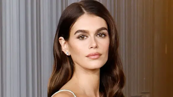 Bir karelik tesadüf moda tarihini değiştirdi! Crawford ailesi efsanesi nasıl doğdu?