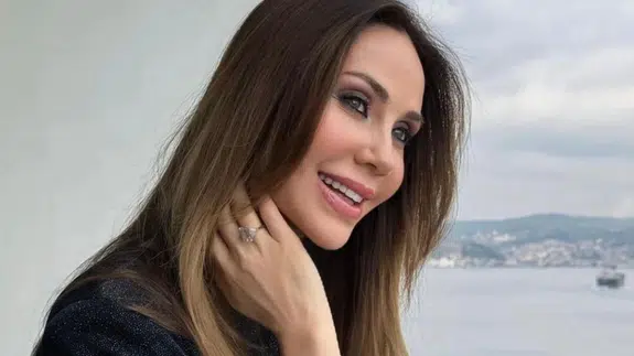 Eski eşi Tolga Arman ile yakalanan Demet Şener'den evlilik karşıtı manifesto!