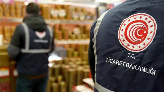 Zam geldi diye etiketi uçuran yandı! Asgari ücret kalkanı arkasına saklananlara devlet tokadı...