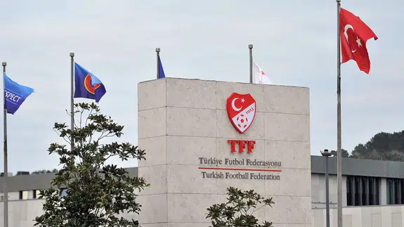 Fenerbahçe ve Beşiktaş PFDK’ye sevk edildi!