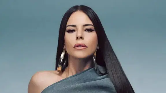 Bir şarkı, bir futbolcu, büyük bir iddia... Simge Sağın’dan çok konuşulacak sözler!