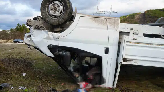 Kastamonu’da yan yolun acı faturası: Kamyonetin altında ölüm uykusu!
