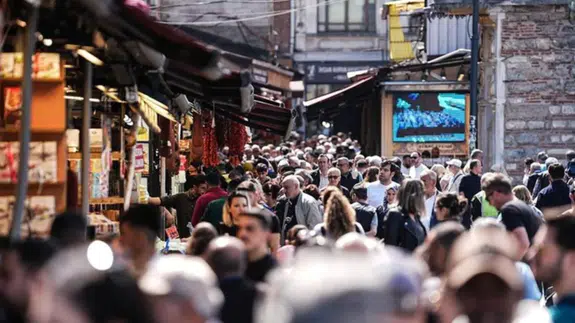Türkiye ekonomisi güven veriyor... Esnaf sahada, çarklar dönüyor!