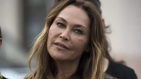 Hülya Avşar’ın 10 milyon TL’lik hediyesi denize uçmaktan son anda kurtuldu!
