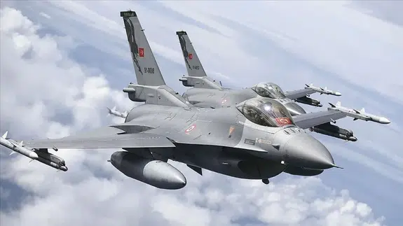Türkiye üretiyor, Yunanistan satın alıyor: 38 F-16 için modernizasyon onayı!