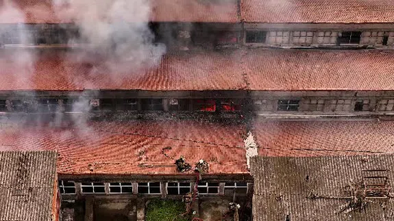 Bakırköy'de tekstil fabrikasında yangın!