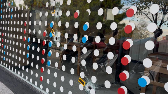 Bursa'da gece yarısı dehşeti: Pizzacıya motosiklet üzerinden kurşunlu baskın!