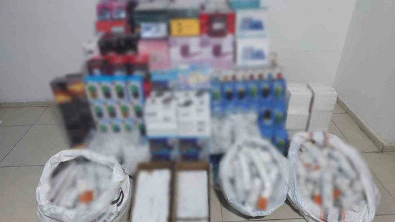 Jandarma takibi nefes kesti... Gaziantep’te kaçak teknoloji deposu ortaya çıktı!