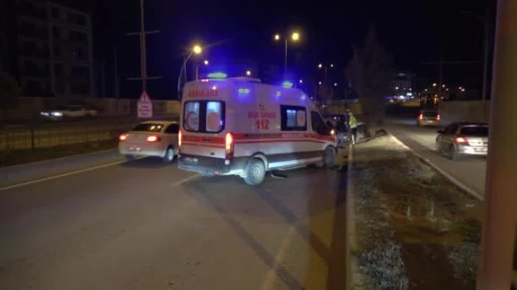 İki araç kullanılamaz hale geldi onların burnu bile kanamadı!