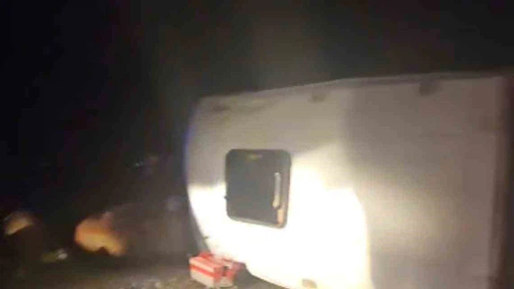 İnşaat işçilerini taşıyan minibüs devrildi: 16 yaralı