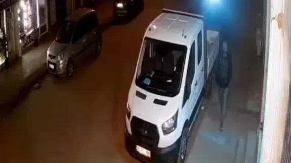 Şanlıurfa'da hırsızlar koşu bandını alıp... 'Bu ne rahatlık' dedirten anlar kamerada!