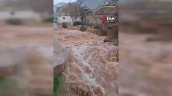 Türkiye kara teslim İspanya selle boğuşuyor! Kayıplar var