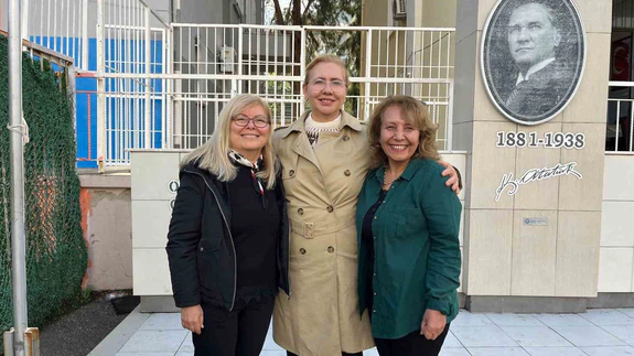 Evde örülen bereler Türkiye’yi sardı: Köy okullarına uzanan mucizevi dayanışma!