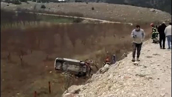 Denizli’de araç takla üstüne takla attı... Şarampol de olanı film sandı!