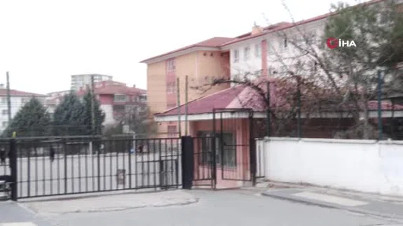 Kız öğrencilerine cinsel organının fotoğrafını gönderen tacizci öğretmen tutuklandı