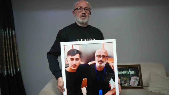 'Artık bana baba diyecek kimse yok': Oğlunu kaybeden babadan yürek burkan sözler