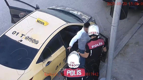 Osmaniye’de 2 milyonluk vurgun şüphelisi taksiden çıkamadı: Kıskıvrak yakalandı!