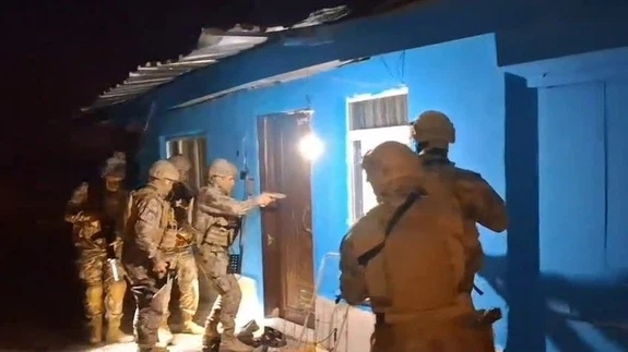 Erenler ve Geyve’de narkotik baskını: Zanlılar yakalandı!