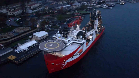 Derin denizlerin devi İstanbul’da: Seven Vega Türkiye’nin enerji hattını döşeyecek!