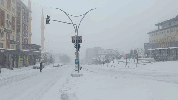 Şırnak’ta olumsuz hava koşulları sebebiyle vatandaşlara çağrı: 'Trafiğe çıkmayın'