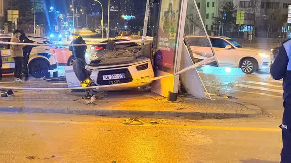 Motosiklete çarptı, takla attı! Çankaya'da korkunç kaza