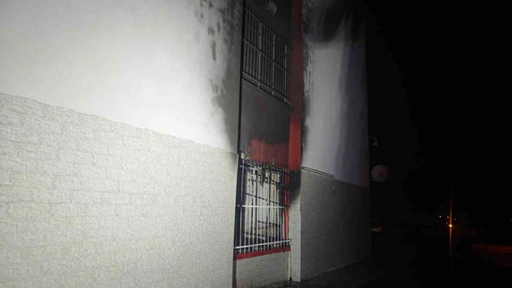 Terk edilen okulda korkutan yangın: Nazilli’deki lise alevlere teslim oldu!