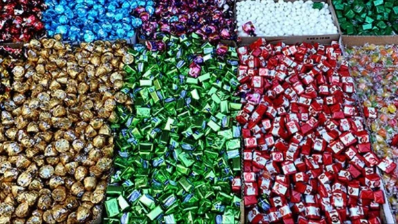 Tarihi Geçmiş Çikolataların Etiketini Değiştirip Ramazan Bayramında Satacaklardı! 17 Ton Bozuk Çikolata Ele Geçirildi