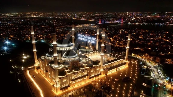 2025 Berat Kandili Ne Zaman, Hangi Güne Denk Geliyor? Berat Kandilinin Anlam ve Önemi Nedir?