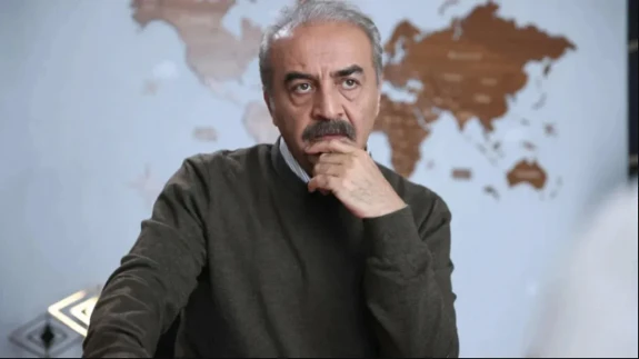 Yılmaz Erdoğan Tiyatroya Başlangıcını Anlattı: “İnsanın ilk mücadelesi babasıyla”