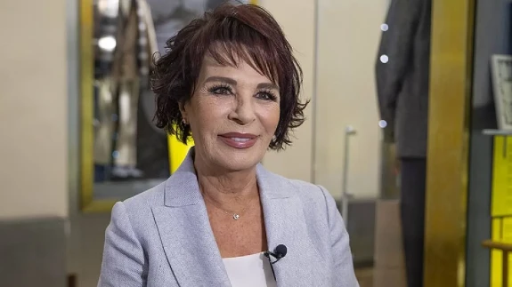 Yeşilçam Efsanesi Hülya Koçyiğit Ölümden Döndü! AVM’de Düşüp Kafasını Vurdu, Günlerce Ailesinden Sakladı