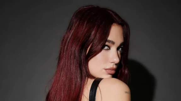 Pop Kraliçesi Geri Dönüyor: Dua Lipa’nın Yeni Albüm Sinyali Heyecan Yarattı!