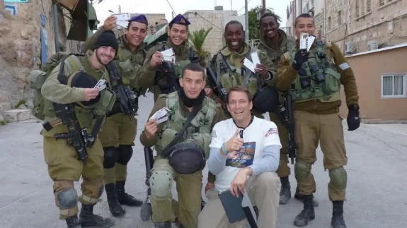 İslam düşmanı İsrailli, Ekrem İmamoğlu gösterilerinde!