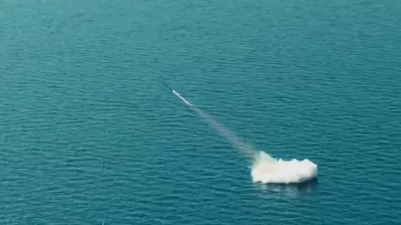 Türk Deniz Kuvvetleri’nden tarihi atış: Kapsüllü ATMACA Füzesi ilk kez denizaltıdan fırlatıldı!