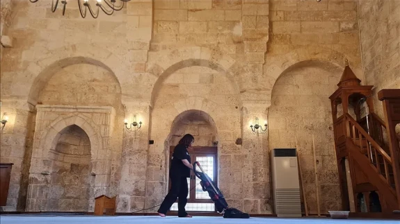 1800 Yıllık Mirası Gençler Ayağa Kaldırdı: Ramazan Bayramı’na Gönüllü Temizlik Desteği