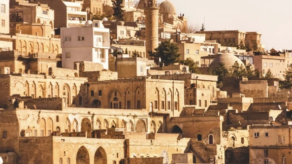 Taş evleri, sokakları ve tarihi mekânlarıyla: Mardin