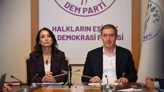 DEM Parti’den CHP’ye Sert Mesaj: Bu Süreci Heba Etmeyin!