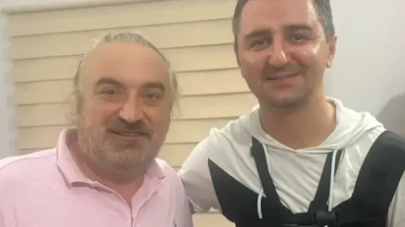 Hayranı Volkan Konak’ın Resmini Çizdi, Ardından Kalp Krizi Geçirdi! Herkesin Yüreğini Yakan O An!