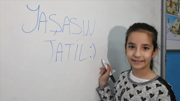 2025 Nisan Ayı Ara Tatilinde Müjde: Ramazan Bayram Tatili ve Ara Tatil Birleşti! Kaç Gün Tatil, Okullar Ne Zaman Açılacak?