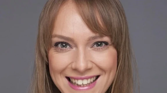 Yeliz Akkaya Kimdir? Aslen Nereli, Kaç Yaşında, Evli mi, Boyu ve Kilosu, Sevgilisi Kim, Kocası Kim? Sarışın Oyuncu Hakkında Her Şey!