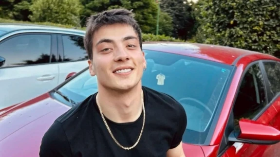 Atakan Özkaya Kiminle Evli, Sevgilisi Kim, Evli mi, Eşi Kaç Yaşında, Çocuğu Var mı?