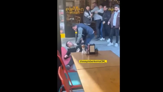 Beşiktaş'ta Kuryeyi Dövdüler: O Anlar Vatandaşın  Kamerasına Yansıdı